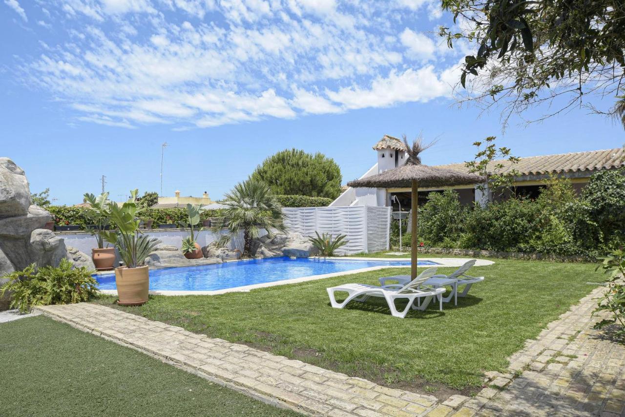 Abril 1 Piscina Compartida